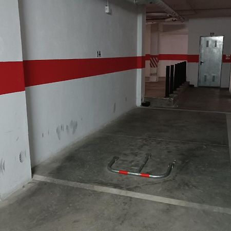 Sherryflat Paralejo 10 - Parking Jerez de la Frontera Exterior foto