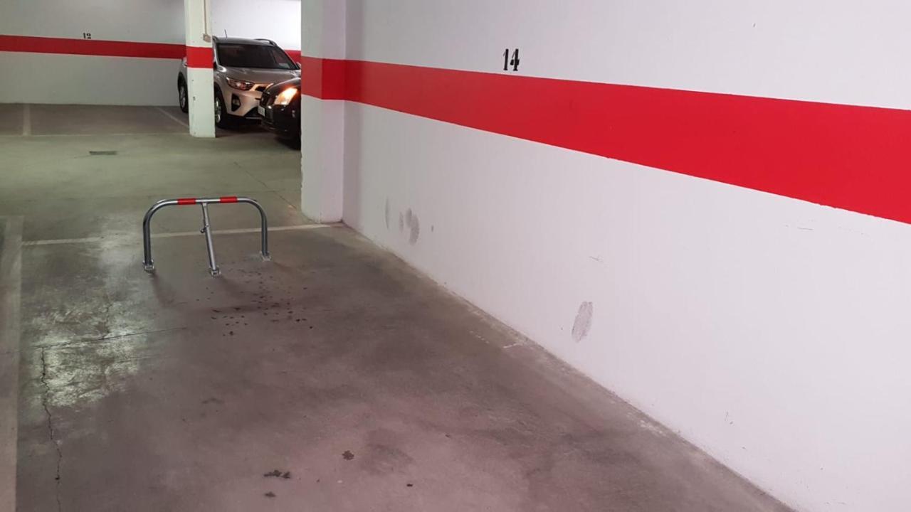 Sherryflat Paralejo 10 - Parking Jerez de la Frontera Exterior foto